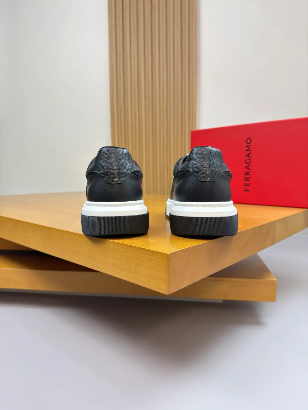 Men's men's shoes 💰420 [New style] 🏃‍♂️🏃‍♂️[ Ferragamo] Ferragamo - High-end quality original order·Casual sports shoes - Upper: 🔝Nappa calfskin, suede calfskin, shoe body. Sewing brand totem, tongue air pressure brand logo - Inner: water-dyed cowhide - Outsole: ultra-light TPU foam rubber; molded outsole -Ultra-high quality control and fine workmanship: outstanding (high-end, extravagance, grade) -Size: 38-45 (46, can be customized)